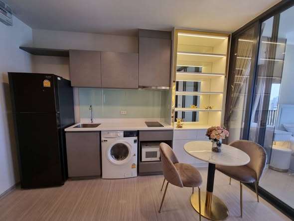 bedroom of Life Asoke Hype