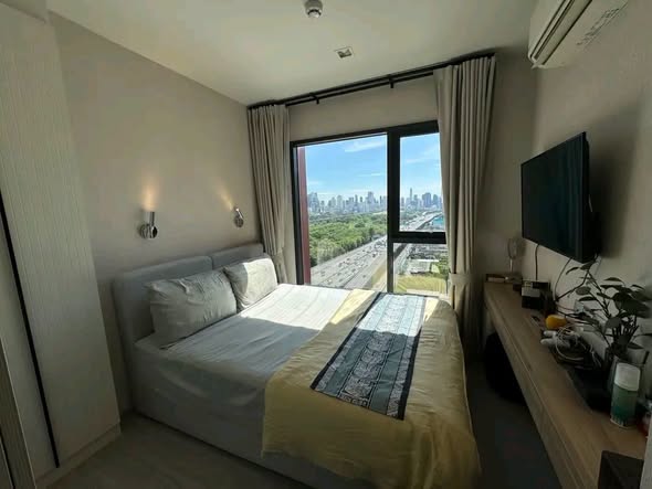bedroom of Life Asoke Hype