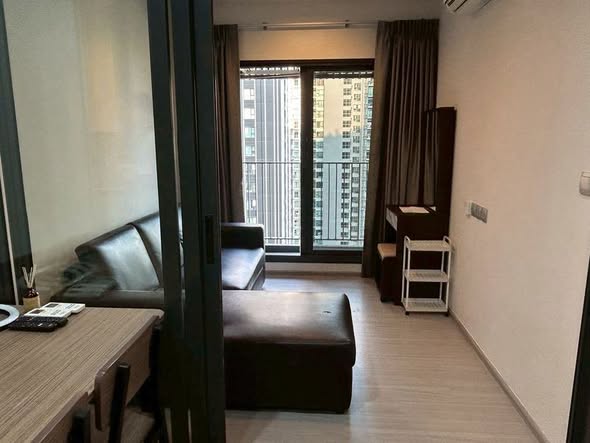 bedroom of Life Asoke Hype