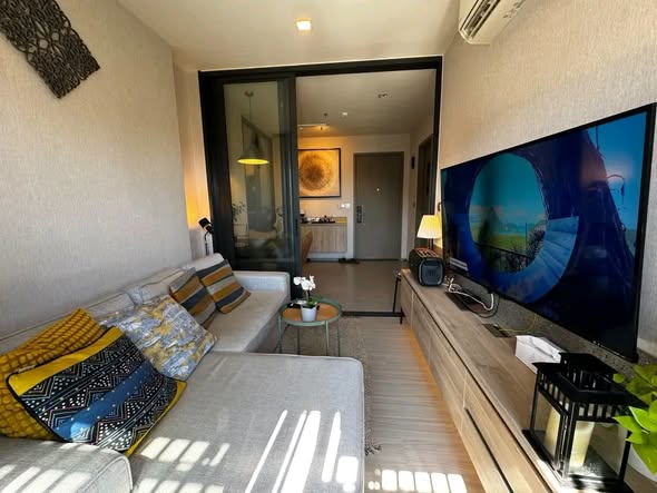 bedroom and living room of Life Asoke Hype