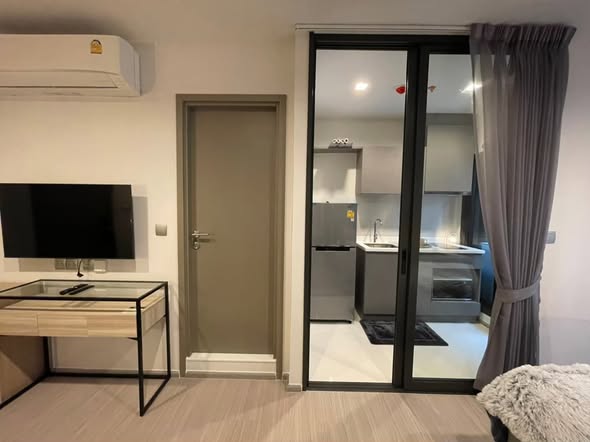 bedroom and room interior of Life Asoke Hype