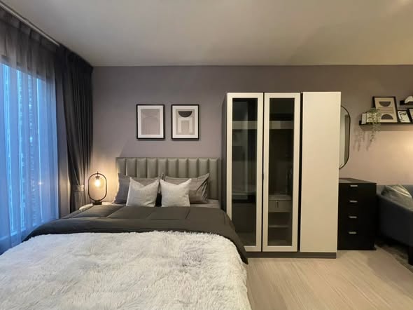 bedroom and room interior of Life Asoke Hype
