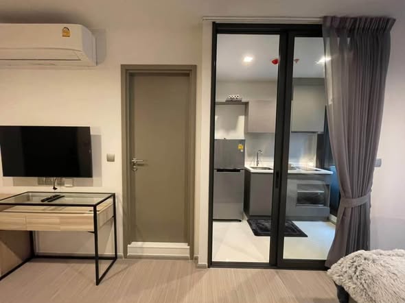 bedroom and room interior of Life Asoke Hype