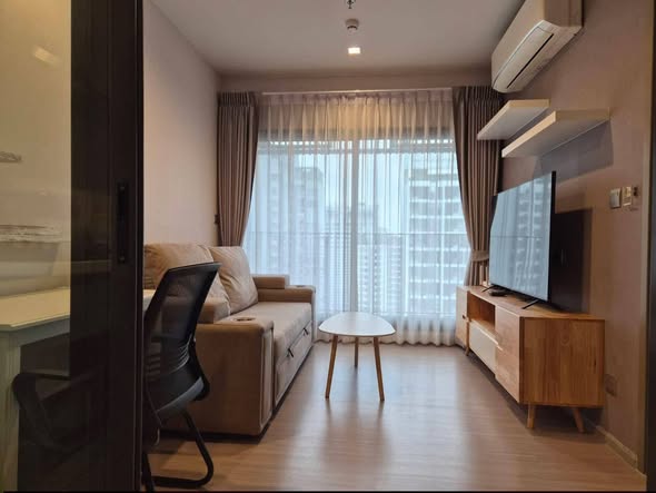 living room and bedroom of Life Asoke Hype