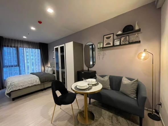 living room and bedroom of Life Asoke Hype