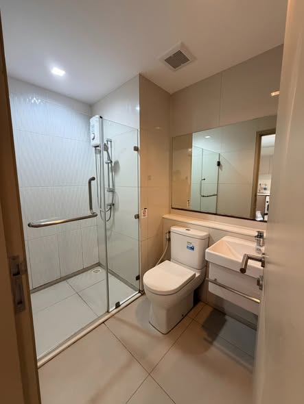 room interior and bathroom of Life Ladprao