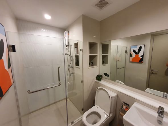 room interior and bathroom of Life Ladprao