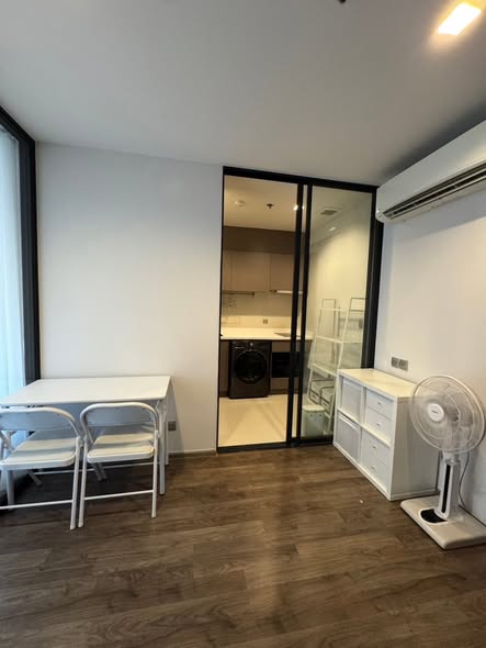 room interior of Life Ladprao Valley