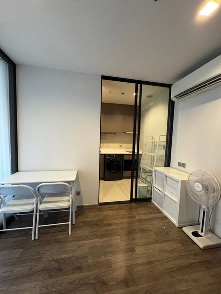 room interior of Life Ladprao Valley