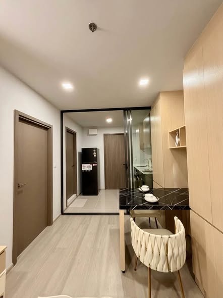 room interior and bathroom of Life พหลฯ-ลาดพร้าว | Life Phahon-Ladprao | First Class Living in The Heart of Ladprao