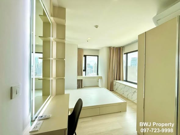 bedroom of Life One Wireless