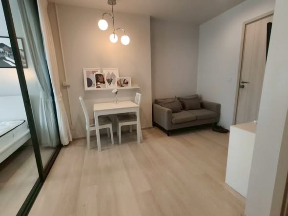 bedroom of Life One Wireless