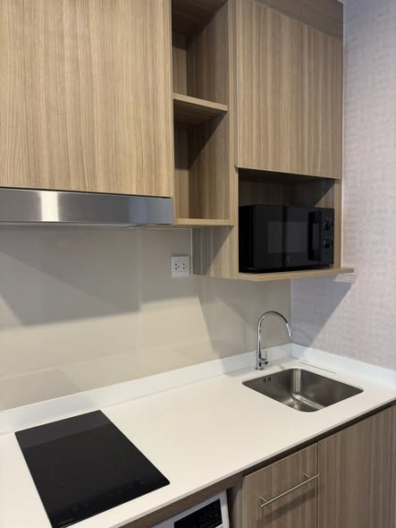 bathroom and kitchen of Life Rama 4 – Asoke