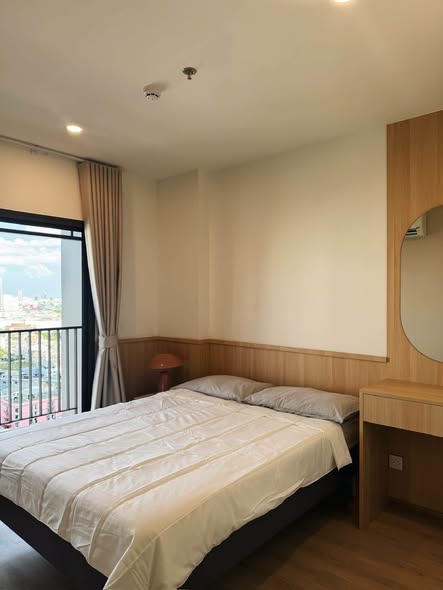 bedroom of Life Rama 4 – Asoke