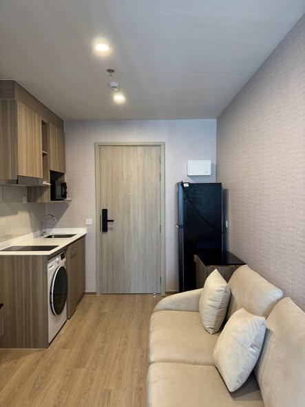 bedroom and room interior of Life Rama 4 – Asoke