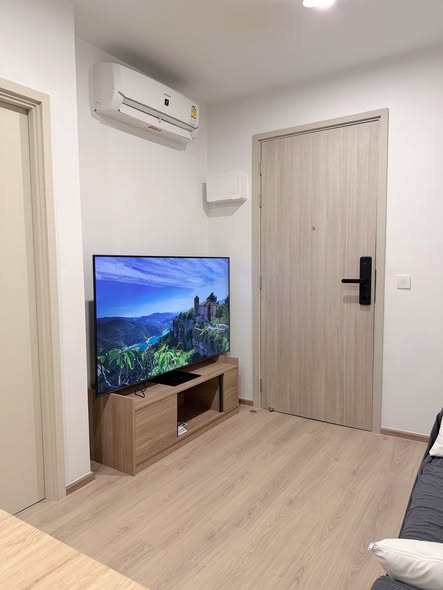 bedroom and room interior of Life Rama 4 – Asoke
