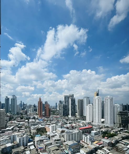 Life Rama 4 – Asoke