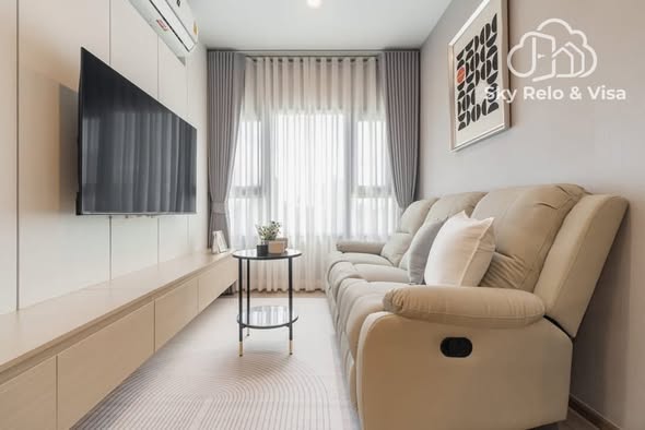 living room and bedroom of Life Rama 4 – Asoke