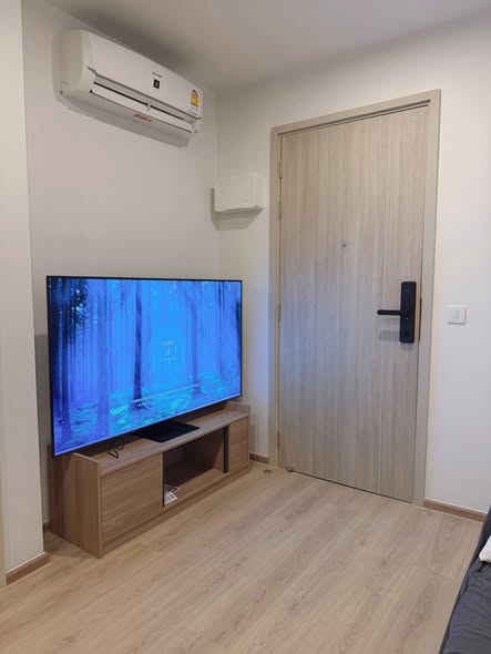 room interior of Life Rama 4 – Asoke