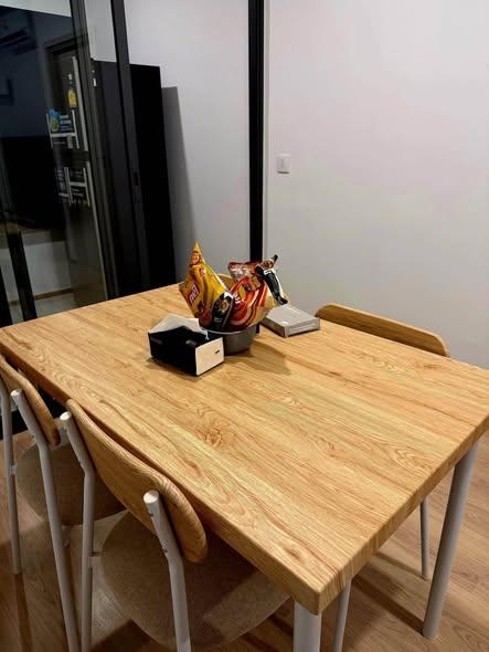 room interior of Life Rama 4 – Asoke