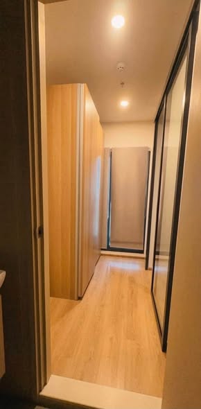 room interior of Life Rama 4 – Asoke
