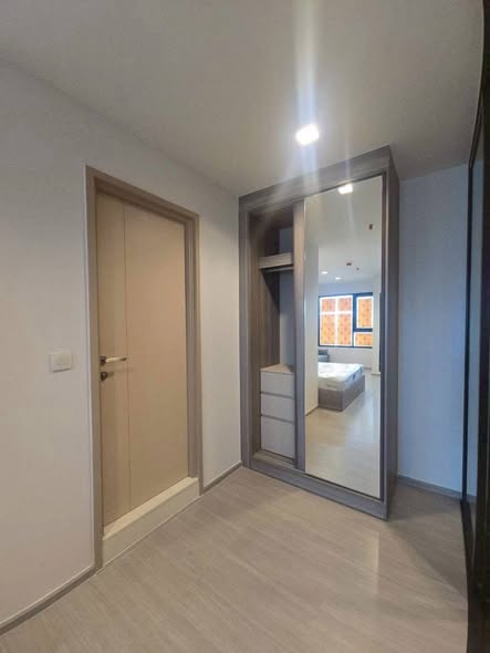 bedroom and room interior of Life Sathorn Sierra ไลฟ์ สาทร เซียร์รา