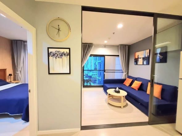 bedroom and room interior of Life Sukhumvit 48