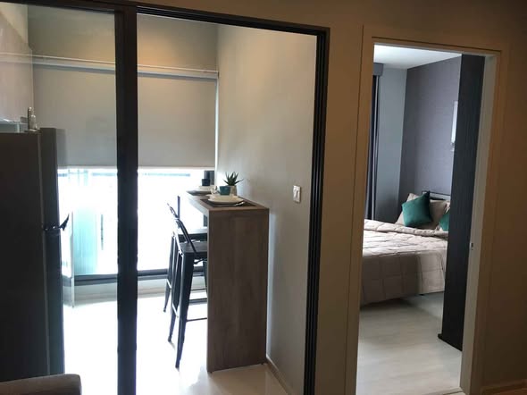 bedroom and room interior of Life Sukhumvit 48
