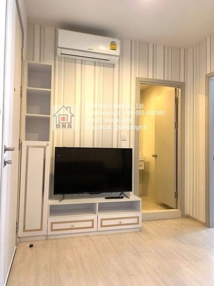 bedroom and room interior of Life Sukhumvit 48