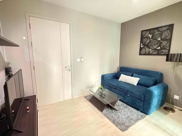living room and bedroom of Life Sukhumvit 48