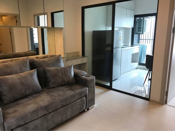 living room and room interior of Life Sukhumvit 48