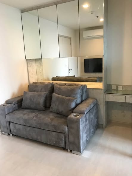 living room and room interior of Life Sukhumvit 48