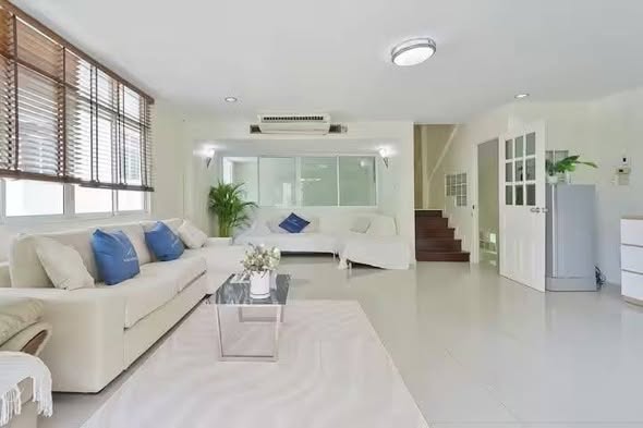 living room of Lily House Mansion