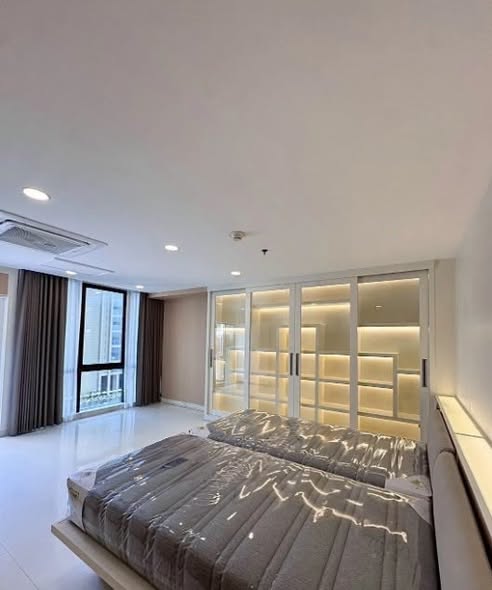 bedroom of Lumphini Park View