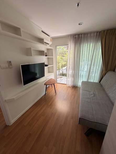 living room and bedroom of Lumpini Park Rama 9 – Ratchada