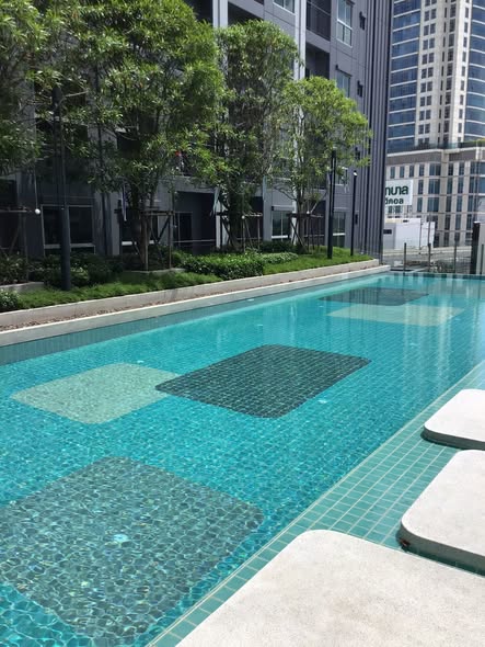 pool of Lumpini Place Chaengwattana-Pakkret Station