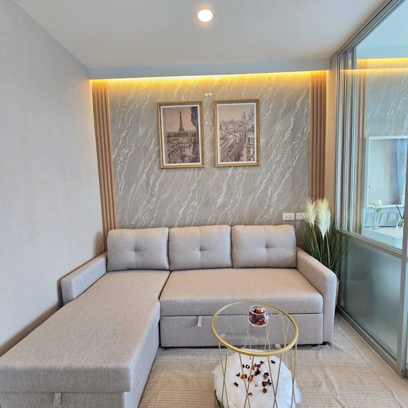 living room and bathroom of Lumpini Seaview Jomtien