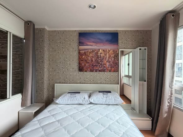 bedroom of Lumpini Ville Cultural Center