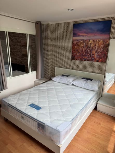 bedroom of Lumpini Ville Cultural Center