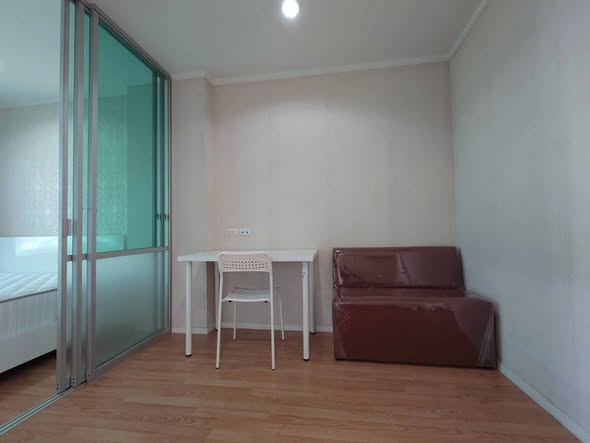 bedroom and room interior of Lumpini Ville La Salle – Bearing