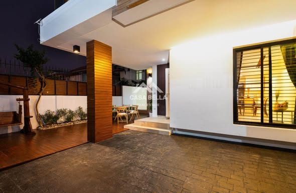 room interior of Luxury Pool Villa 99