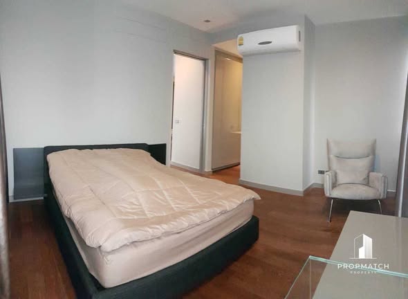 bedroom of M Silom