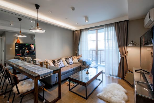 bedroom and living room of Maestro 39 Sukhumvit 39