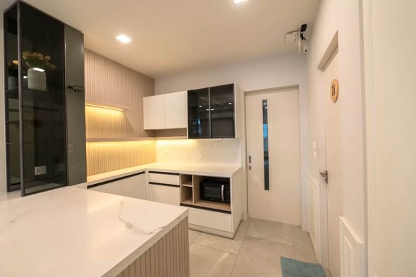 bathroom and kitchen of Manthana Bangna – Wongwean