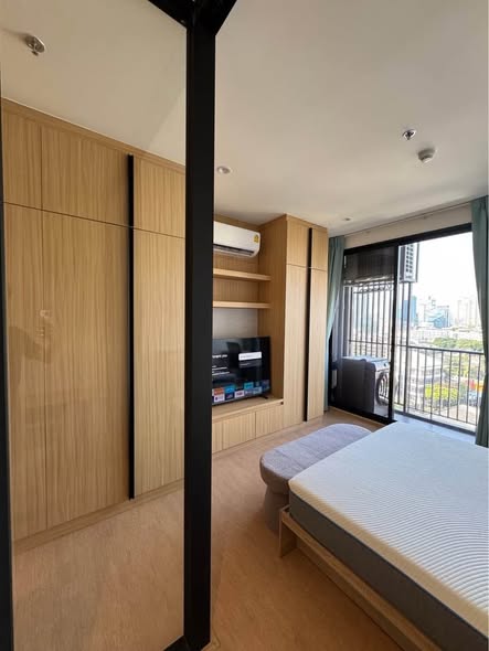 bedroom and room interior of MARU Ekkamai 2