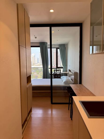 room interior and bathroom of MARU Ekkamai 2