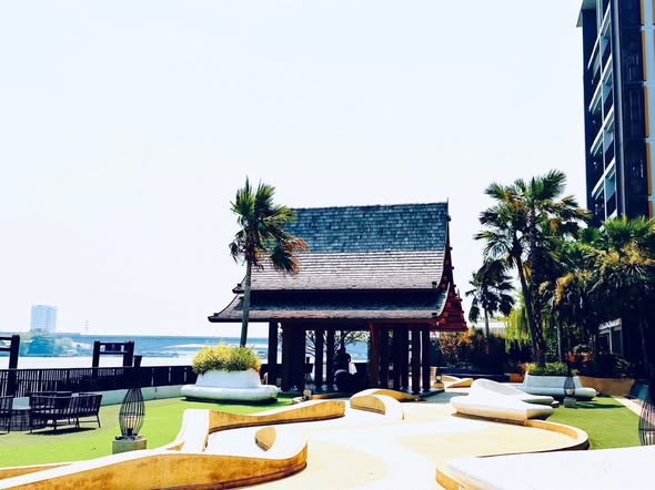 pool of Metro Luxe Riverfront Rattanathibet