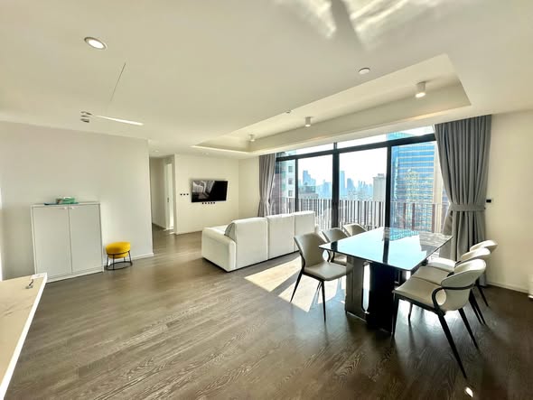 living room of MUNIQ Sukhumvit 23