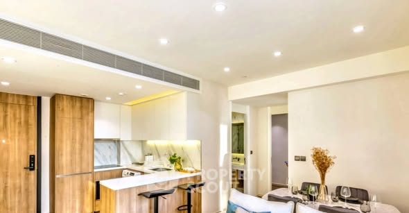 room interior and kitchen of MUNIQ Sukhumvit 23