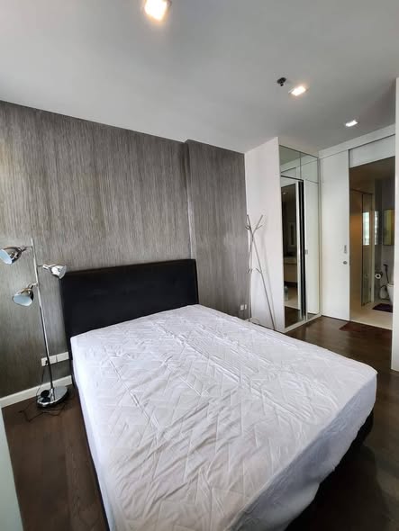 bedroom of Narathorn Place